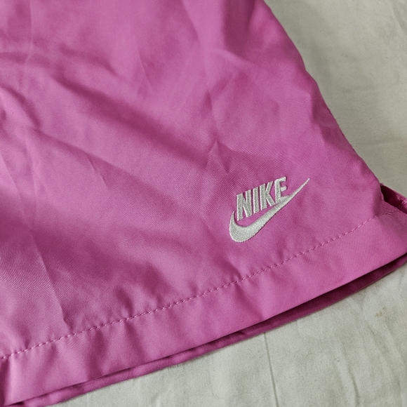 Nike Club 6" Woven Flow Shorts Futura Logo Pink White FN3307-675 Men's Size XL - Picture 2 of 7
